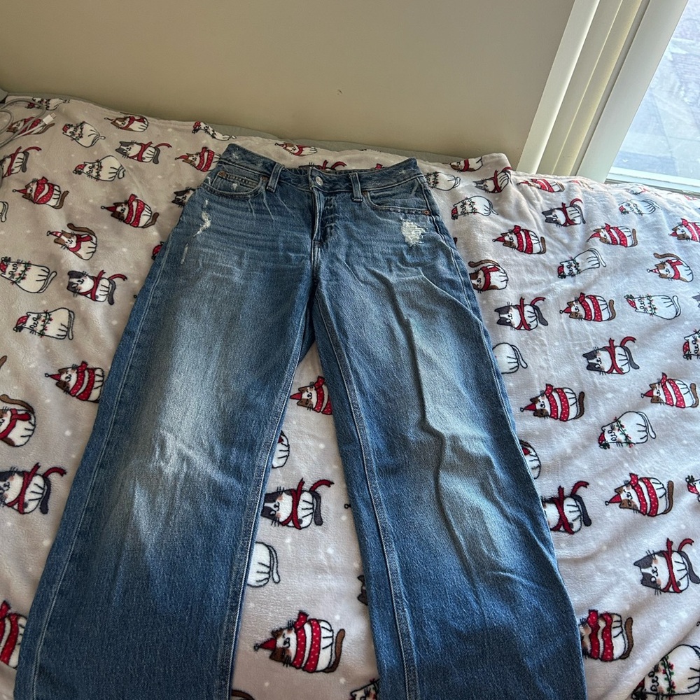 Classic Blue Women's Jeans - Picture 3 of 4